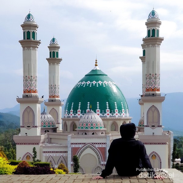 Masjid Babussa'adah Jl. Pendidikan  Kel. Bajo Kec. Bajo Kab. Luwu