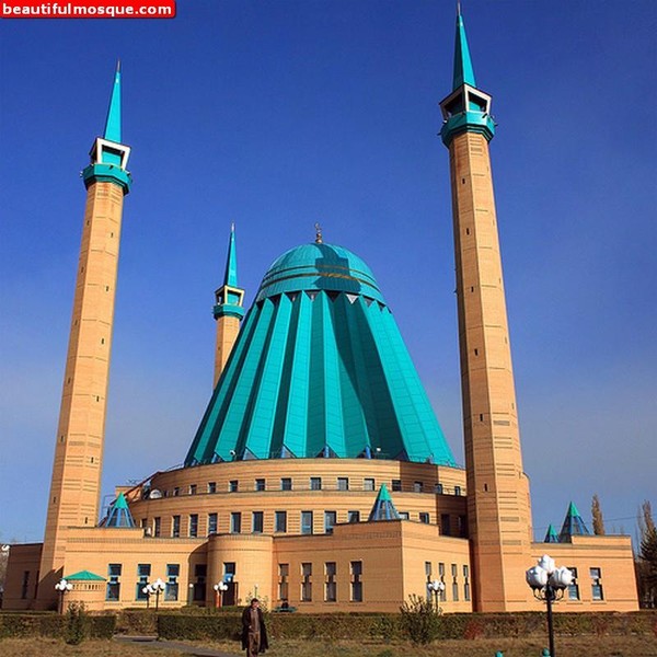 Masjid Al-Mahsyar Padang Sappa Jl. Poros Palopo Makassar Kel. Padang Sappa